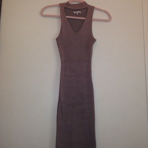 Fitted sleeveless dress
